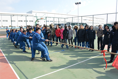 2018年3月8日，公司组织三八妇女节拔河角逐